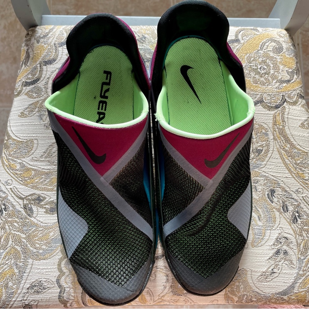 Nike Mens Go Flyease Sneakers. Size 9. Multicolor. Used a handful of times.